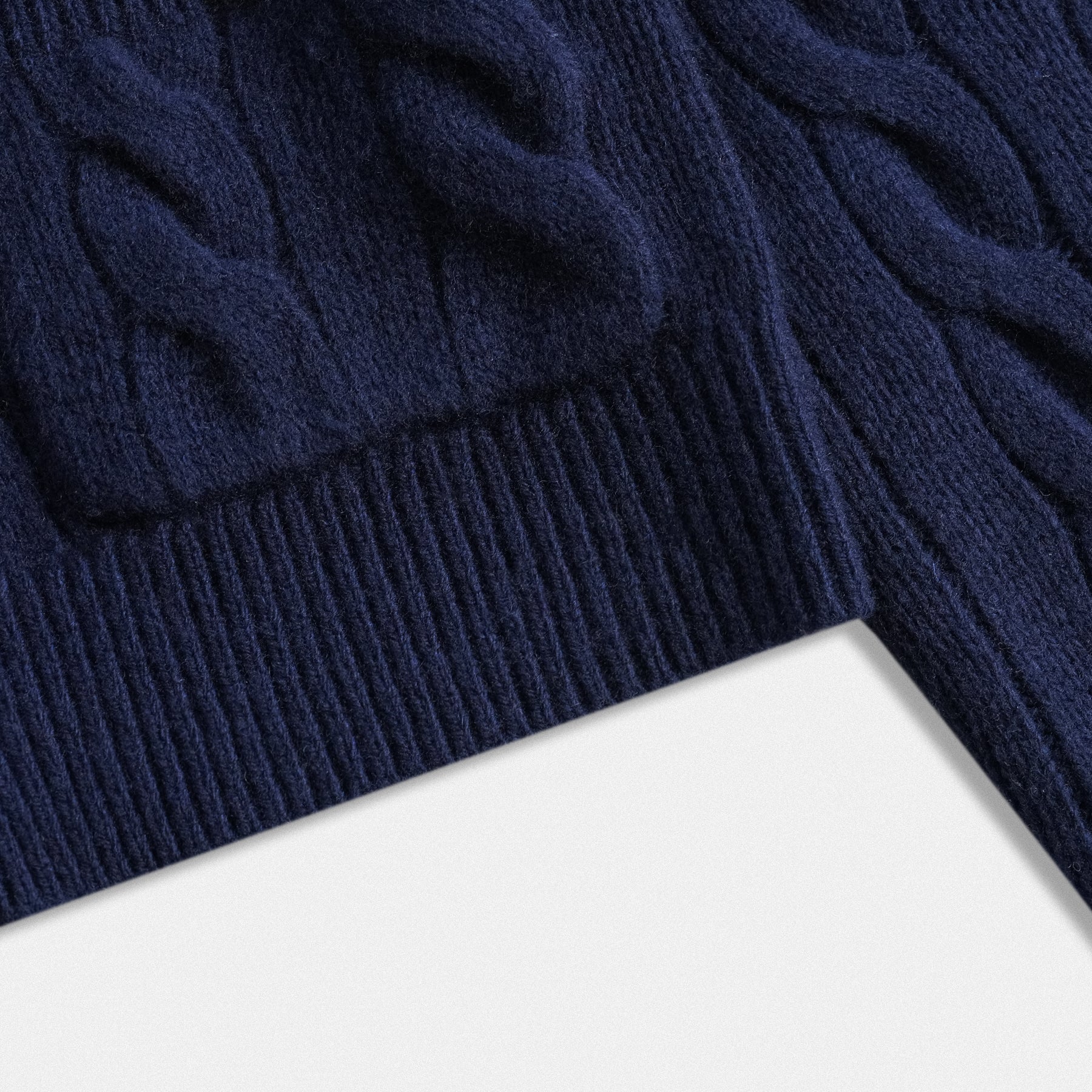 Dettaglio fondo Cardigan Donna in Lana 100% a Trecce con Tasche – Heritage Navy